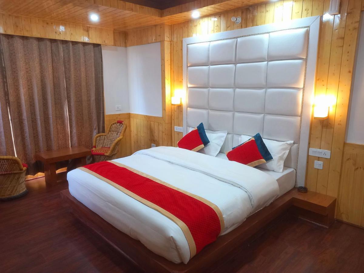 Humble Holiday Inn Kufri Simla Экстерьер фото