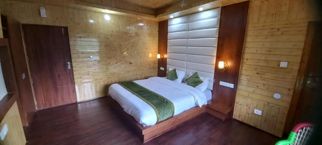 Humble Holiday Inn Kufri Simla Экстерьер фото