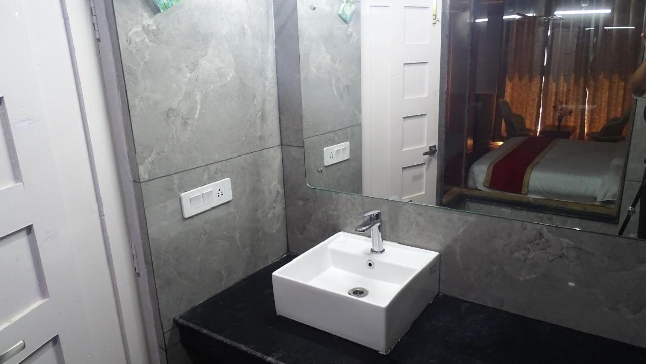 Humble Holiday Inn Kufri Simla Экстерьер фото