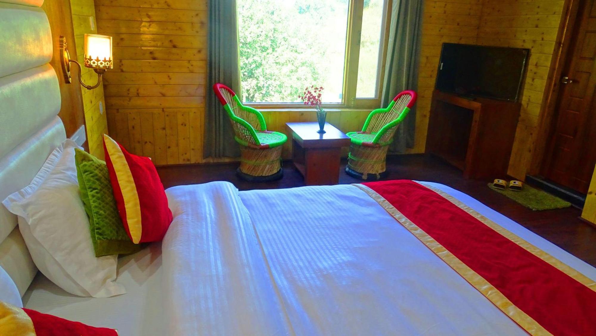 Humble Holiday Inn Kufri Simla Экстерьер фото